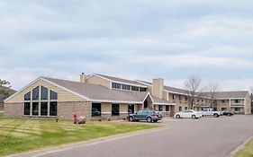 Days Inn & Suites By Wyndham Baxter Brainerd Area